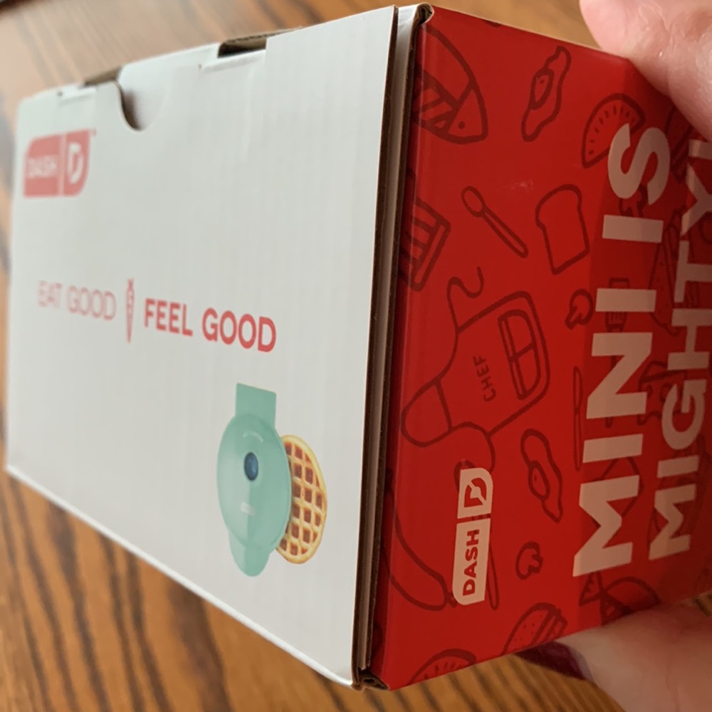 Dash Mini Waffle Maker. NIB - Picture 11 of 13